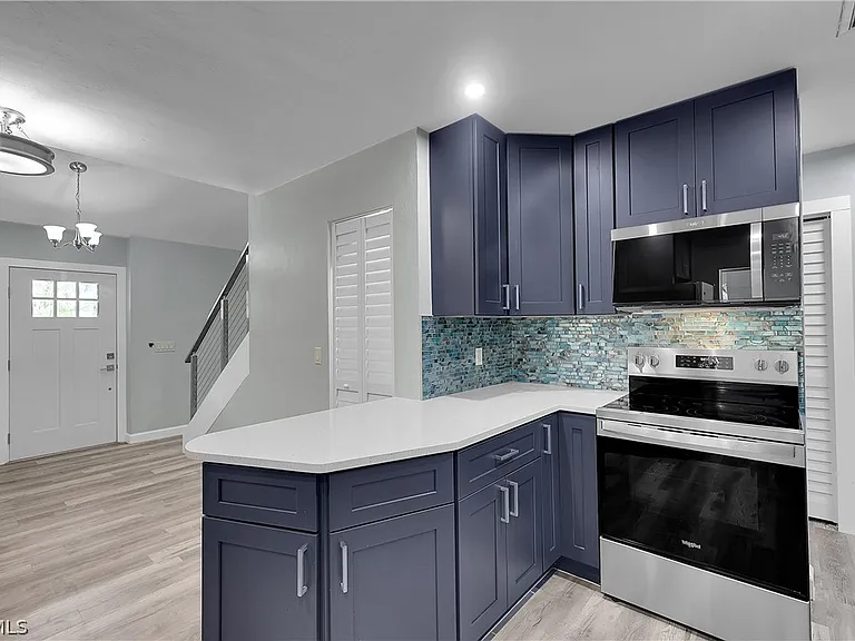 958 Indiana Ave — Photo 5