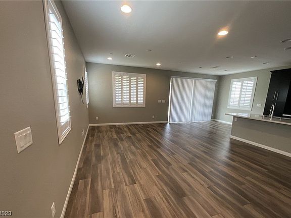 4th image of 398 Misterioso St