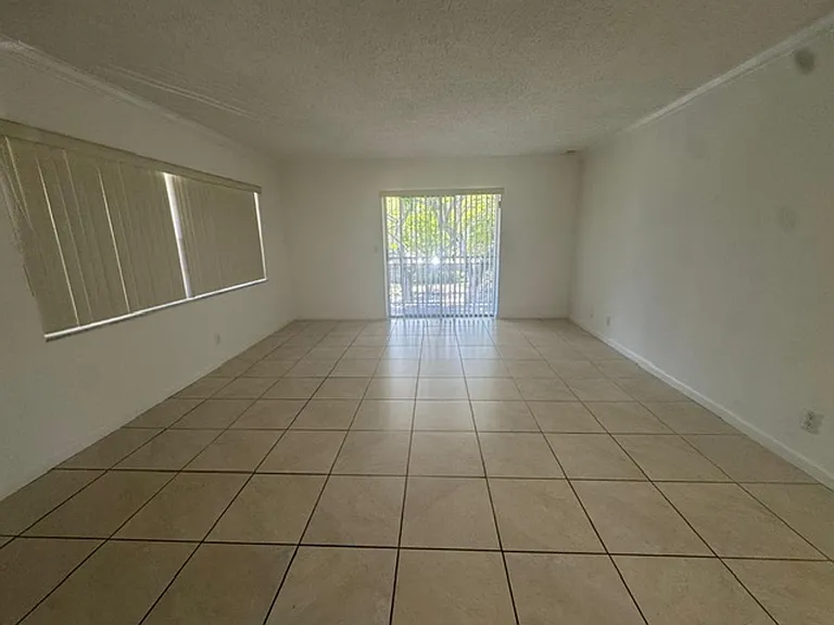 3501 Tyler St Hollywood, FL 33021 — Photo 4
