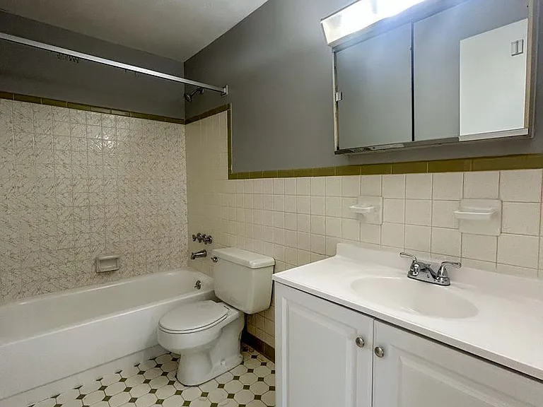 5910 Belmont Ave #3 — Photo 10