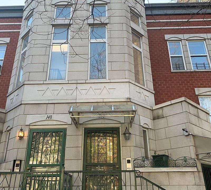 1st image of 150 W 117th St Fl 3
