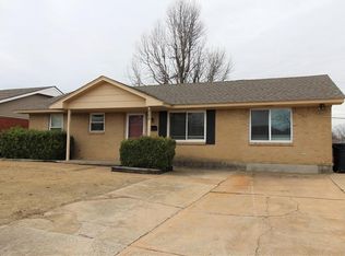 968 NW 6th St, Moore, OK 73160