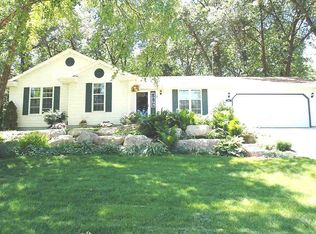 1032 E Lakeside Dr, Edgerton, WI 53534