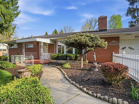 2nd image of 4258 Lyndell Dr