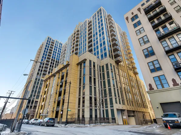 720 N Larrabee St APT 1709, Chicago, IL 60654