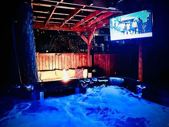 Front yard private hot tub