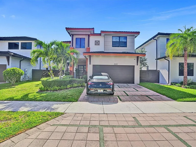 15501 NW 88th Ave — Photo 71