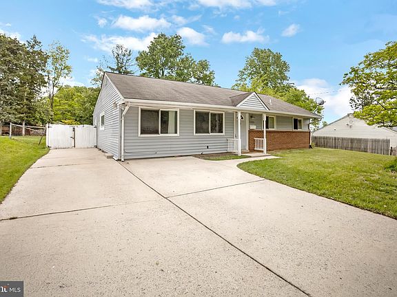 4th image of 13905 Parkland Dr