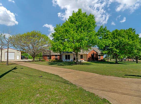 3rd image of 1411 Honeysuckle Ridge Ct