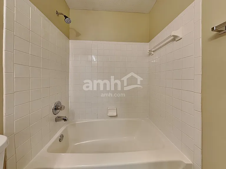 725 Kent Cir — Photo 16