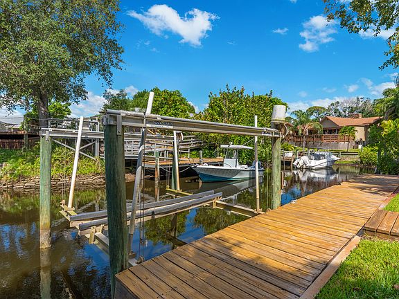 Dock & Boatlift