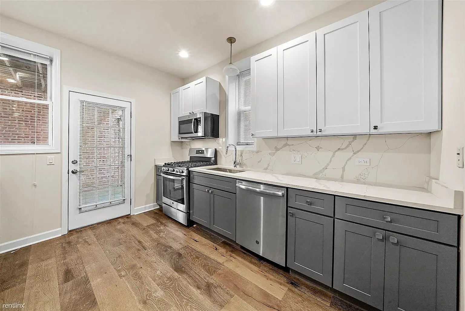 3 bed, 1900 sqft, $3,300 — Photo 4