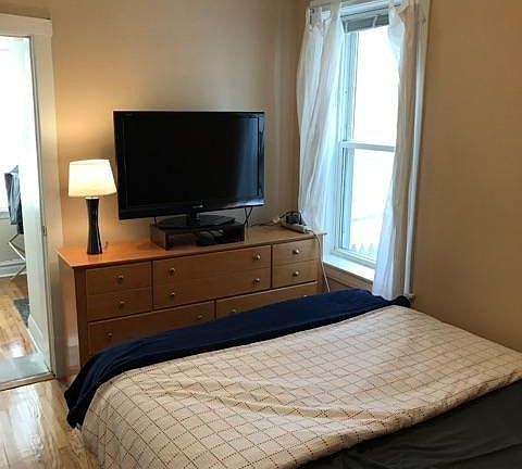 4th image of 5120 N Avers Ave #1