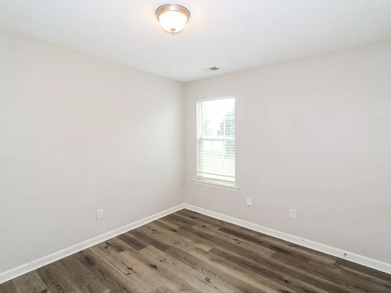5760 Landau Dr — Photo 14