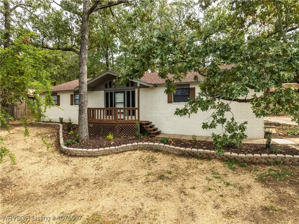 1216 N 28th St, Van Buren, AR 72956