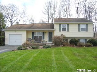 161 Trotters Rdg, Camillus, NY 13031