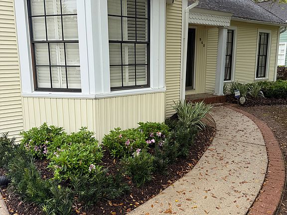 2nd image of 940 Central Dr