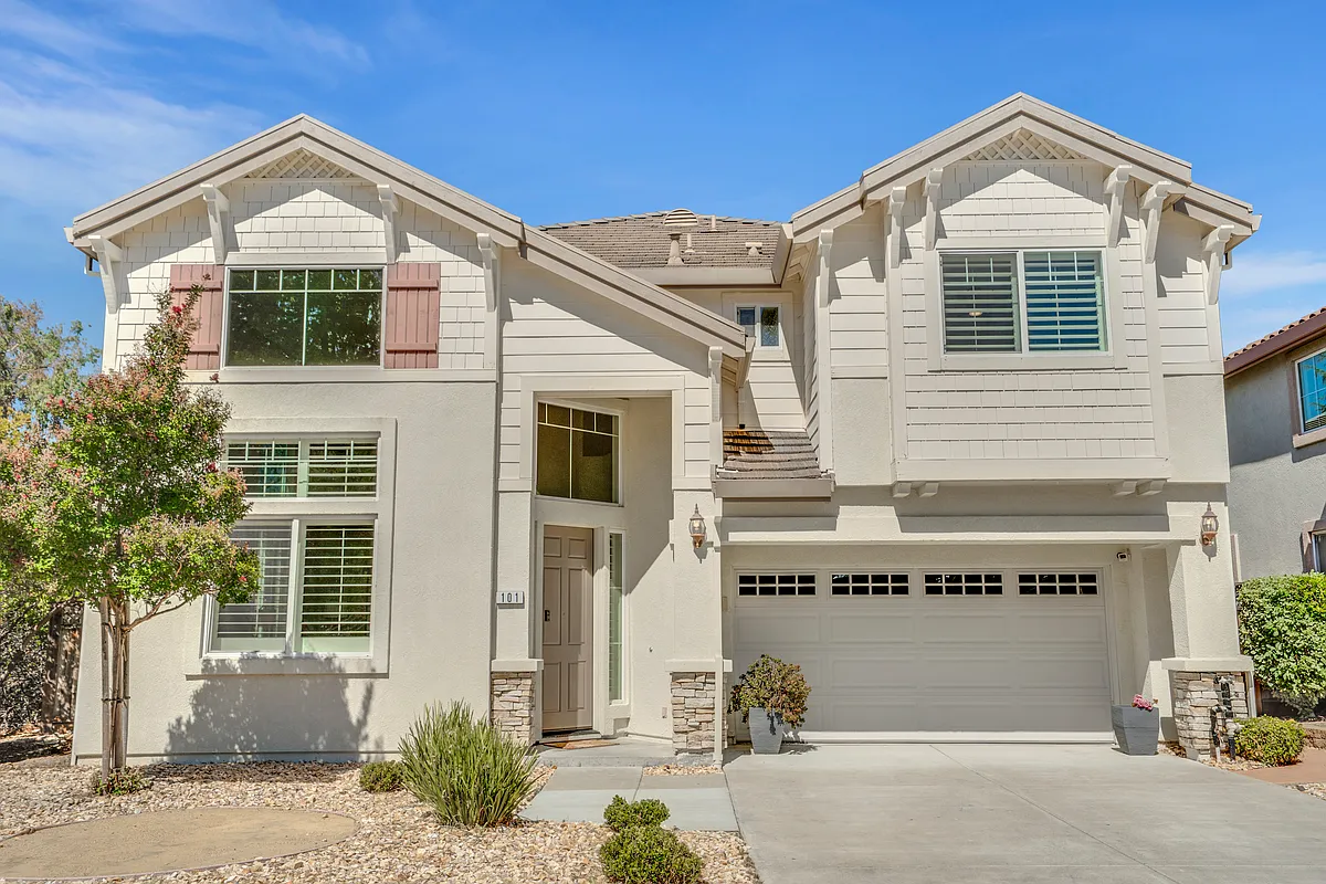 Building Photo - Santos Ranch Ct