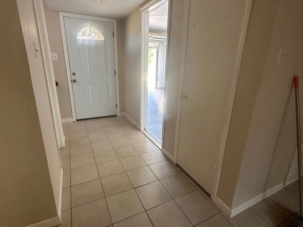 941 NW Summercrest Blvd #A