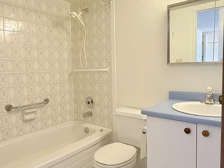 1653 Ouellette Ave #205 — Photo 12