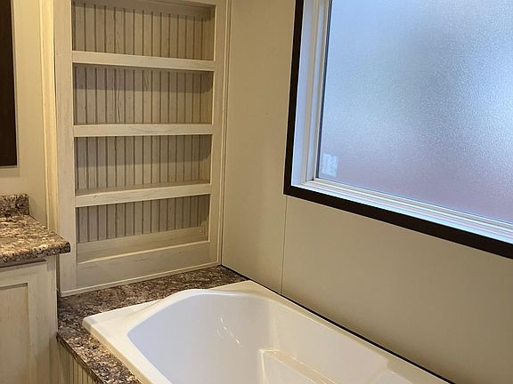 4th image of 593 Oak Hill Dr #52