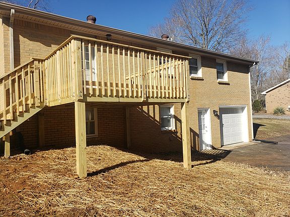 4th image of 319 Golden Dr
