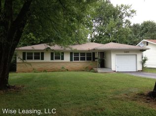 1465 E Broadmoor St, Springfield, MO 65804