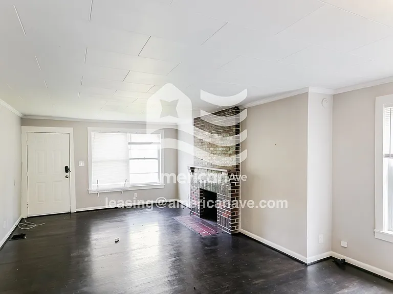 438547_005_living_room_12799189.jpg