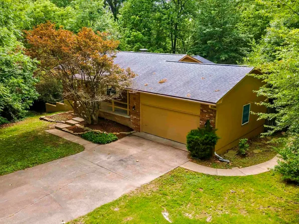 41 Hillcrest Dr, Carbondale, IL 62901