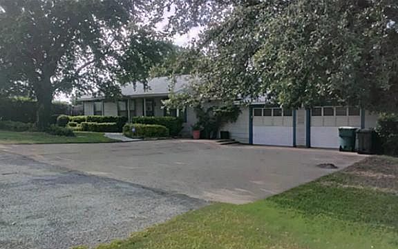 5th image of 8112 Doreen Ave