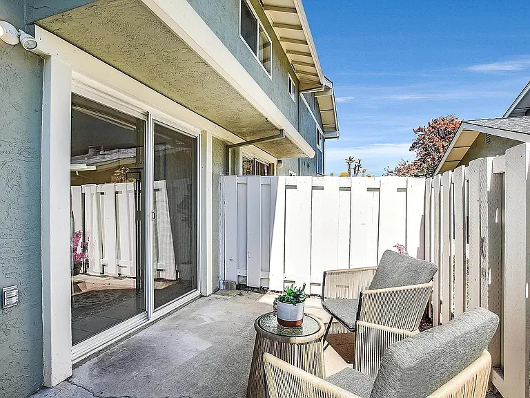 4504 Thornton Ave — Photo 18
