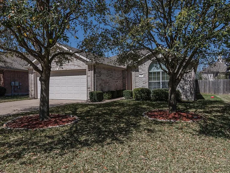 745 Rusk Rd — Photo 1