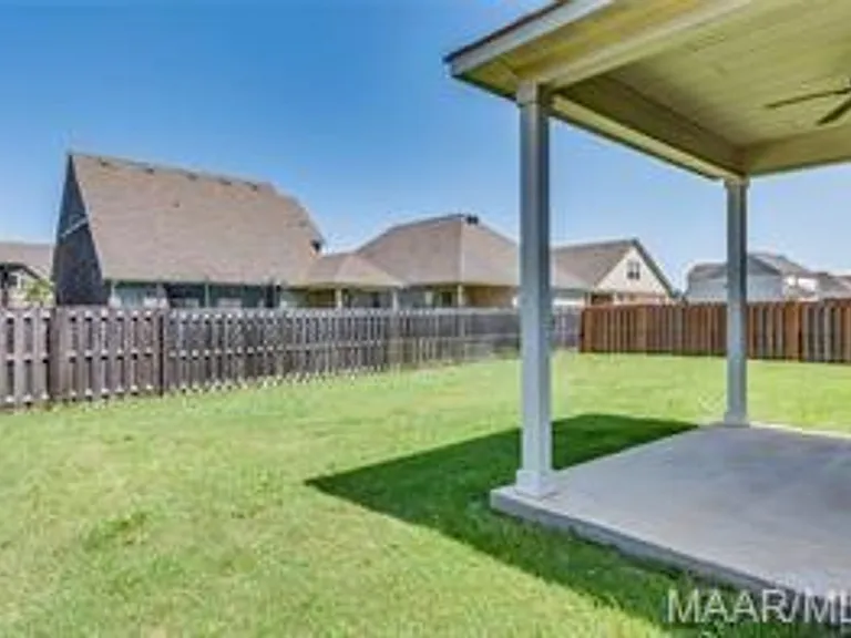 9319 Concord Park Dr — Photo 32