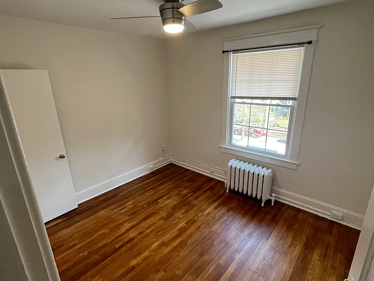 2328 Ashmead Pl NW — Photo 11