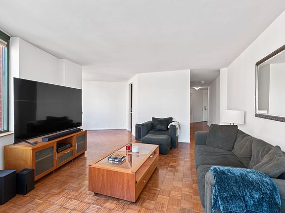 2nd image of 275 Greenwich St APT 7L