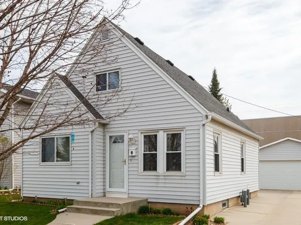 235 Bishop Ave, Plymouth, WI 53073