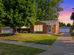 27940 Bentley St, Livonia, MI 48154