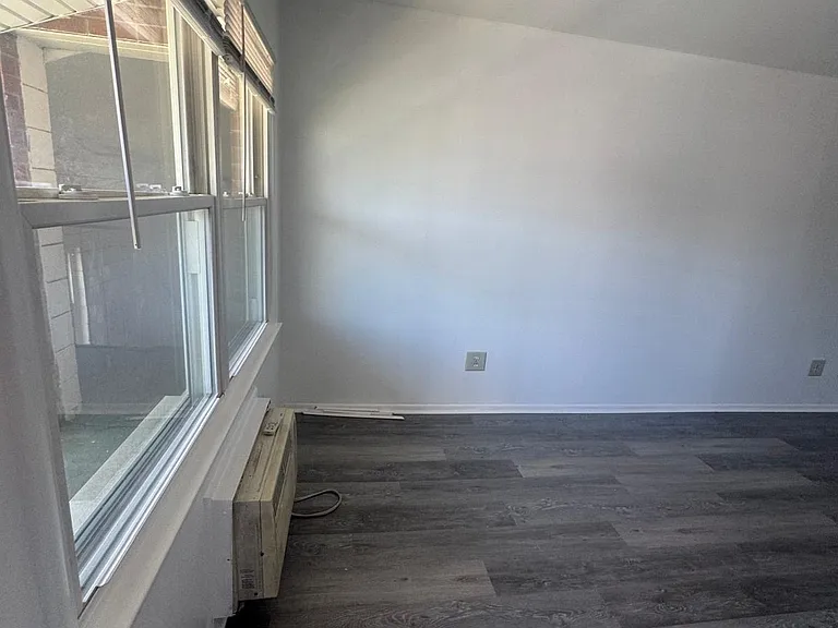 155 Birdseye St #B6 — Photo 10