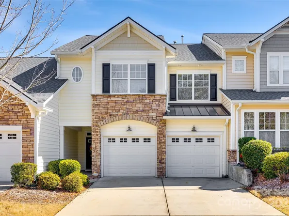 510 Pine Links Dr, Tega Cay, SC 29708