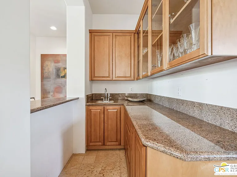 2 Varsity Cir — Photo 14