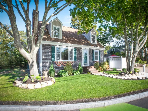29 Conwell Street, Provincetown, MA 02657