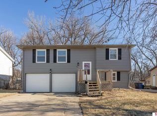 5531 N 66th St, Omaha, NE 68104