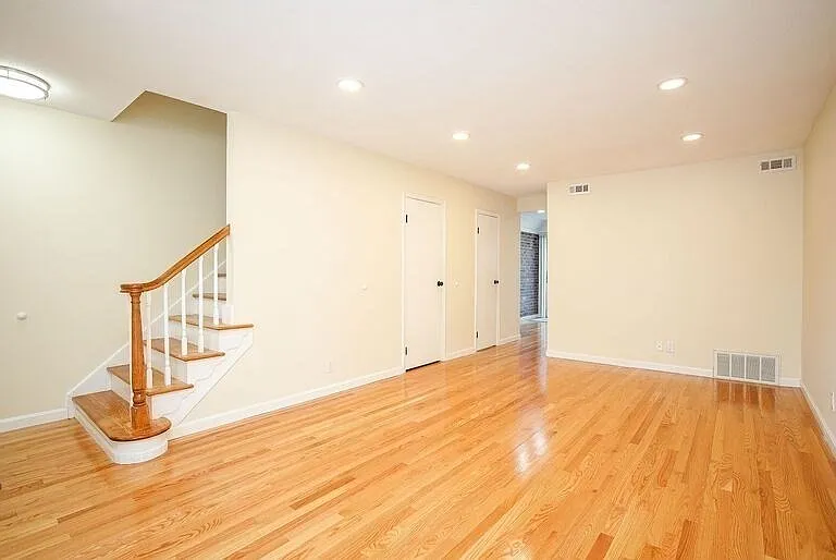 58 Williamsburg Dr #58 — Photo 2