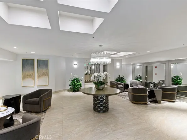 2102 Century Park Ln APT 218, Los Angeles, CA 90067