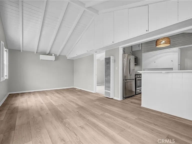320 Sapphire Ave — Photo 10