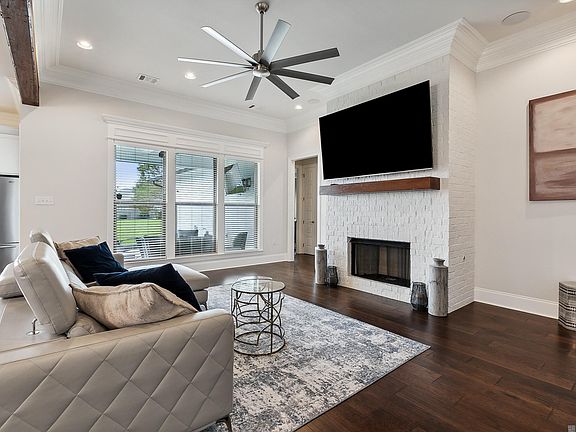 4th image of 18060 Villa Trace Ave