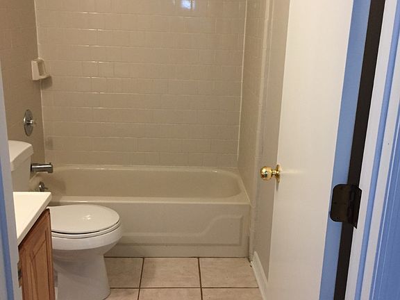 4th image of 4987 Dover Cir