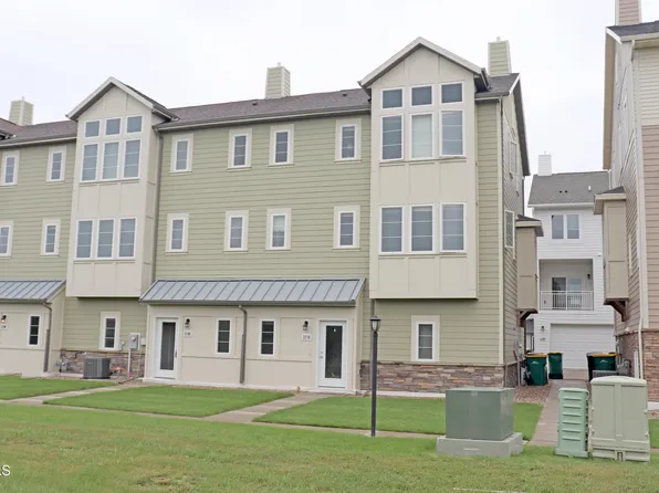 3210 Kenner Loop, Bismarck, ND 58504