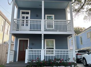 906 9th St, Galveston, TX 77550