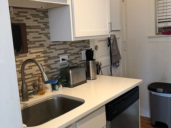 2nd image of 4843 N Ashland Ave